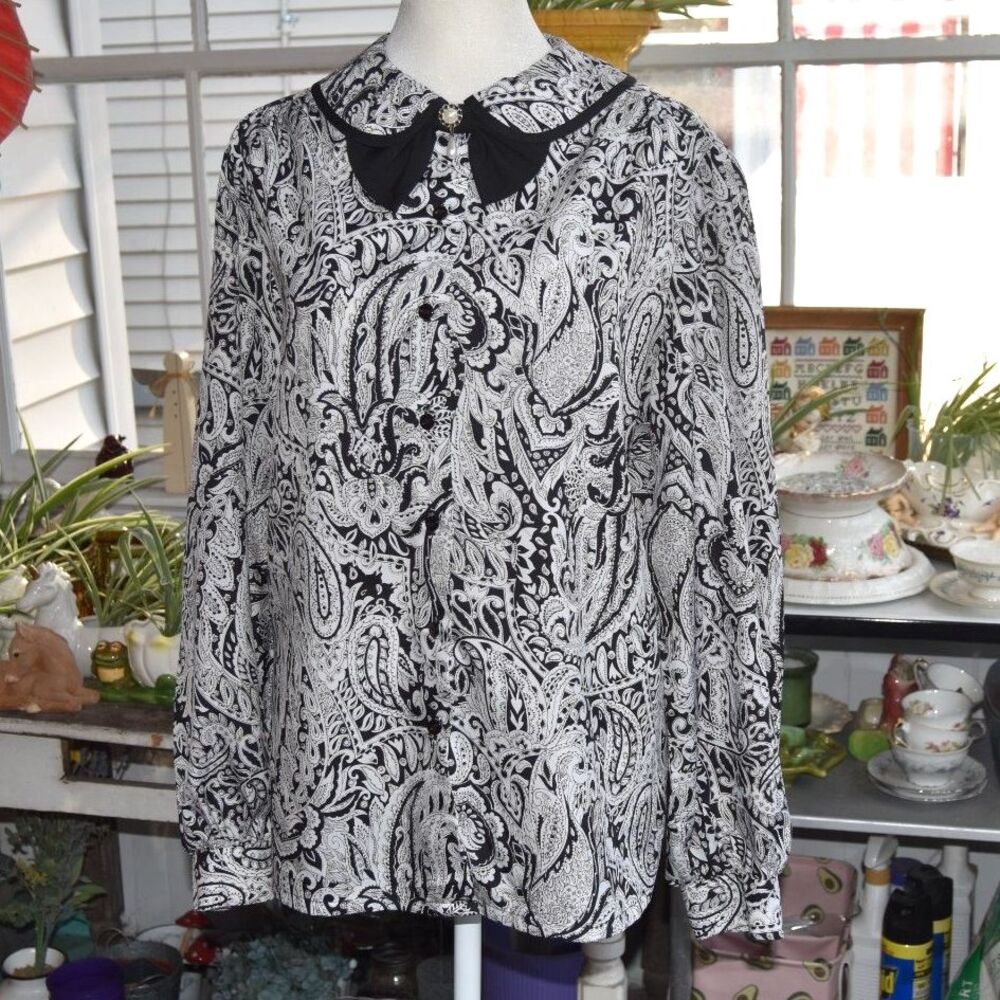 Vintage 80s Judy Bond Blouse XL Black White Paisley Statement Collar Brooch